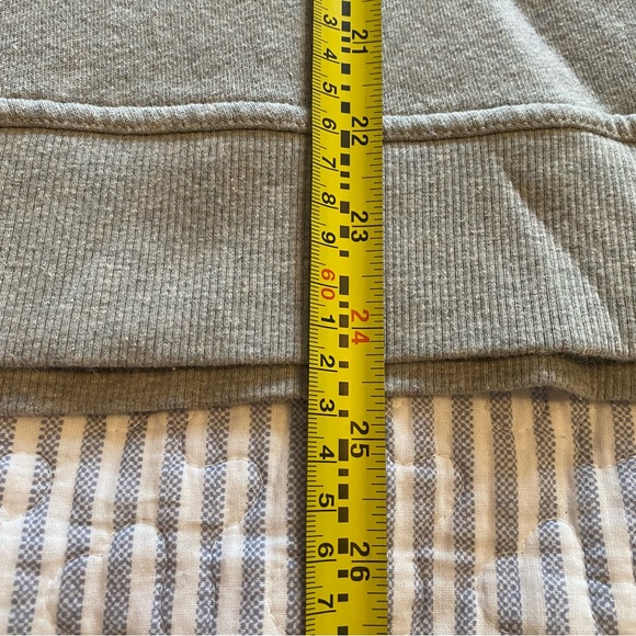 Vineyard Vines Women Crewneck Cotton Sweatshirt in Gray with Green Patch Medium - Picture 7 of 7